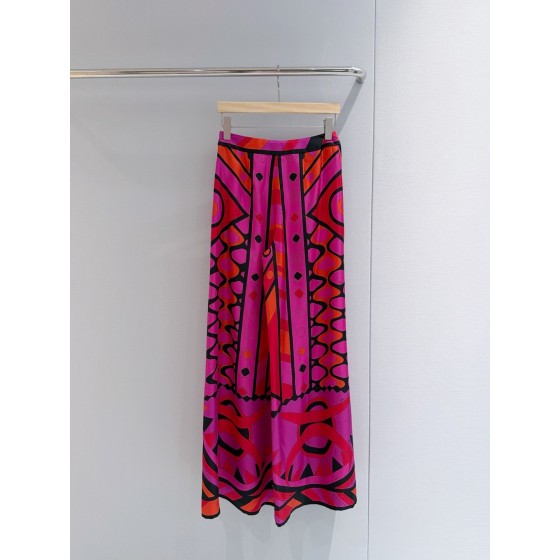 Pucci Vivara Silk Wide‑Leg Pants ✨ Heavy‑weight 19‑momme silk twill, adorned with the vibrant Vivara marble placement print. Side‑zip closure.  Sizes: 36, 38, 40, 42