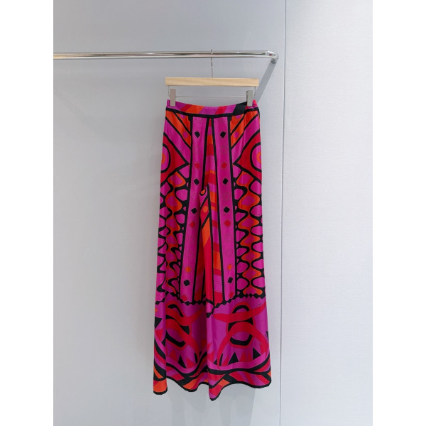 Pucci Vivara Silk Wide‑Leg Pants ✨ Heavy‑weight 19‑momme silk twill, adorned with the vibrant Vivara marble placement print. Side‑zip closure.  Sizes: 36, 38, 40, 42