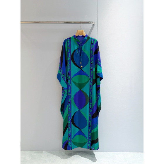 Pucci Silk Caftan‑Style Dress ✨ Crafted from premium 100% heavyweight silk twill. Boasts an effortless fluid silhouette for graceful movement.  Sizes: 36, 38, 40, 42
