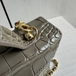 Top-grade crocodile pattern cowhide handheld makeup bag, LP style, with genuine leather interior and exterior, rice box bag, chain messenger bag, single shoulder bag, 19cm