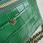 Top-grade crocodile pattern cowhide handheld makeup bag, LP style, with genuine leather interior and exterior, rice box bag, chain messenger bag, single shoulder bag, 19cm