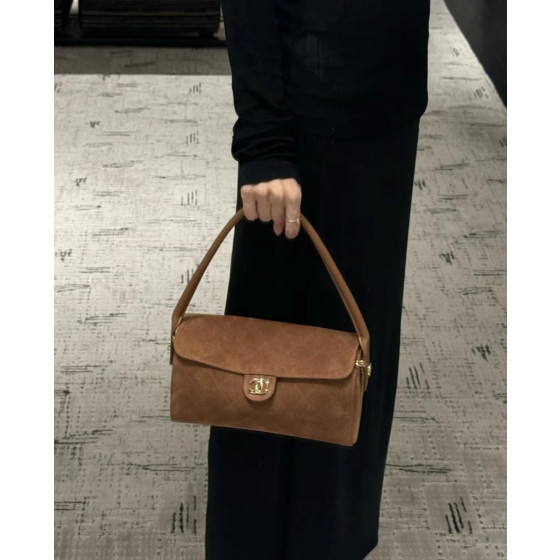 Top-tier Chanel 26a suede nubuck bowling tote bag, baguette bag, cylindrical bag, genuine leather inside and outside, chain cross-body messenger bag, 23*11