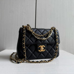 Top-tier Chanel diamond-pattern lambskin CF small square bag, square fat bag, pearl chain, vintage hardware, chain crossbody, messenger bag, large size 19*14, small size 17*12