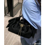 頂级 小香 26a 毛毛款 hobo包 吊床包 嬉皮包链条包抽绳水桶包mini  25bag单肩斜挎包21*22*11