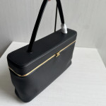 Top-tier CelinCE new style box bag frame, imported calfskin, genuine leather inside and outside, hand-twisted handbag, trunk bag, women's bag, 24*14