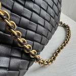 Top-grade bv woven lambskin clutch bag, chain shoulder bag, handbag, underarm bag, women's bag, 27*15