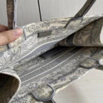 Dior book tote bag, imported canvas, tiger embroidery, tote bag, handbag, shopping bag, 42*32, gray, small size 37*2