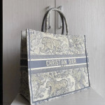 Dior book tote bag, imported canvas, tiger embroidery, tote bag, handbag, shopping bag, 42*32, gray, small size 37*2