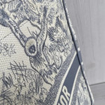 Dior book tote bag, imported canvas, tiger embroidery, tote bag, handbag, shopping bag, 42*32, gray, small size 37*2