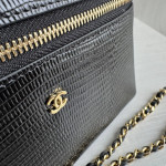 Chanel Top-level 26a lizard-print cowhide handheld makeup bag, LP style, with both interior and exterior genuine leather, rice box bag, chain messenger bag, 19cm