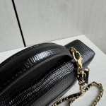 Chanel Top-level 26a lizard-print cowhide handheld makeup bag, LP style, with both interior and exterior genuine leather, rice box bag, chain messenger bag, 19cm