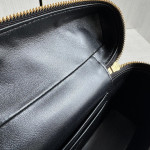Chanel Top-level 26a lizard-print cowhide handheld makeup bag, LP style, with both interior and exterior genuine leather, rice box bag, chain messenger bag, 19cm