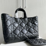 Dior new Daphne series Lady 95.22 toujours Teng pattern imported cowhide CD adjustable shoulder strap mother-daughter bag shopping bag handheld shoulder bag inner frosted leather~ small size 23*15, medium size 28*19, large size 37*27