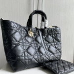 Dior new Daphne series Lady 95.22 toujours Teng pattern imported cowhide CD adjustable shoulder strap mother-daughter bag shopping bag handheld shoulder bag inner frosted leather~ small size 23*15, medium size 28*19, large size 37*27