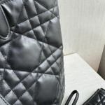 Dior new Daphne series Lady 95.22 toujours Teng pattern imported cowhide CD adjustable shoulder strap mother-daughter bag shopping bag handheld shoulder bag inner frosted leather~ small size 23*15, medium size 28*19, large size 37*27