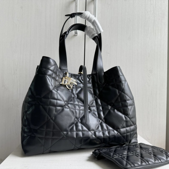 Dior new Daphne series Lady 95.22 toujours Teng pattern imported cowhide CD adjustable shoulder strap mother-daughter bag shopping bag handheld shoulder bag inner frosted leather~ small size 23*15, medium size 28*19, large size 37*27