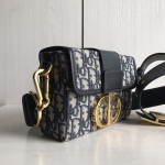Dior Mini Montaigne Bag 30 Montaigne Mini Box Bag Vintage CD Messenger Bag Wide Shoulder Strap Crossbody Shoulder Bag 17.5*13