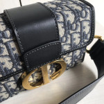Dior Mini Montaigne Bag 30 Montaigne Mini Box Bag Vintage CD Messenger Bag Wide Shoulder Strap Crossbody Shoulder Bag 17.5*13