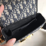 Dior Mini Montaigne Bag 30 Montaigne Mini Box Bag Vintage CD Messenger Bag Wide Shoulder Strap Crossbody Shoulder Bag 17.5*13