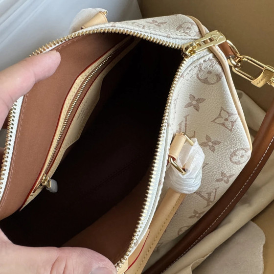 Imported fabric, steel hardware, LV monogram, sand dune color, color-blocked leather, small size 25cm, pillow bag, handbag, shoulder bag