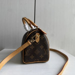 LV nano large sp 20cm aged yellow leather patchwork leather phone bag Boston bag mini pillow bag messenger bag