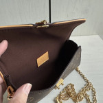 LV classic monogram yellow leather mini chain crossbody bag with lock clasp, camille style, phone bag, single shoulder crossbody bag, 20*10